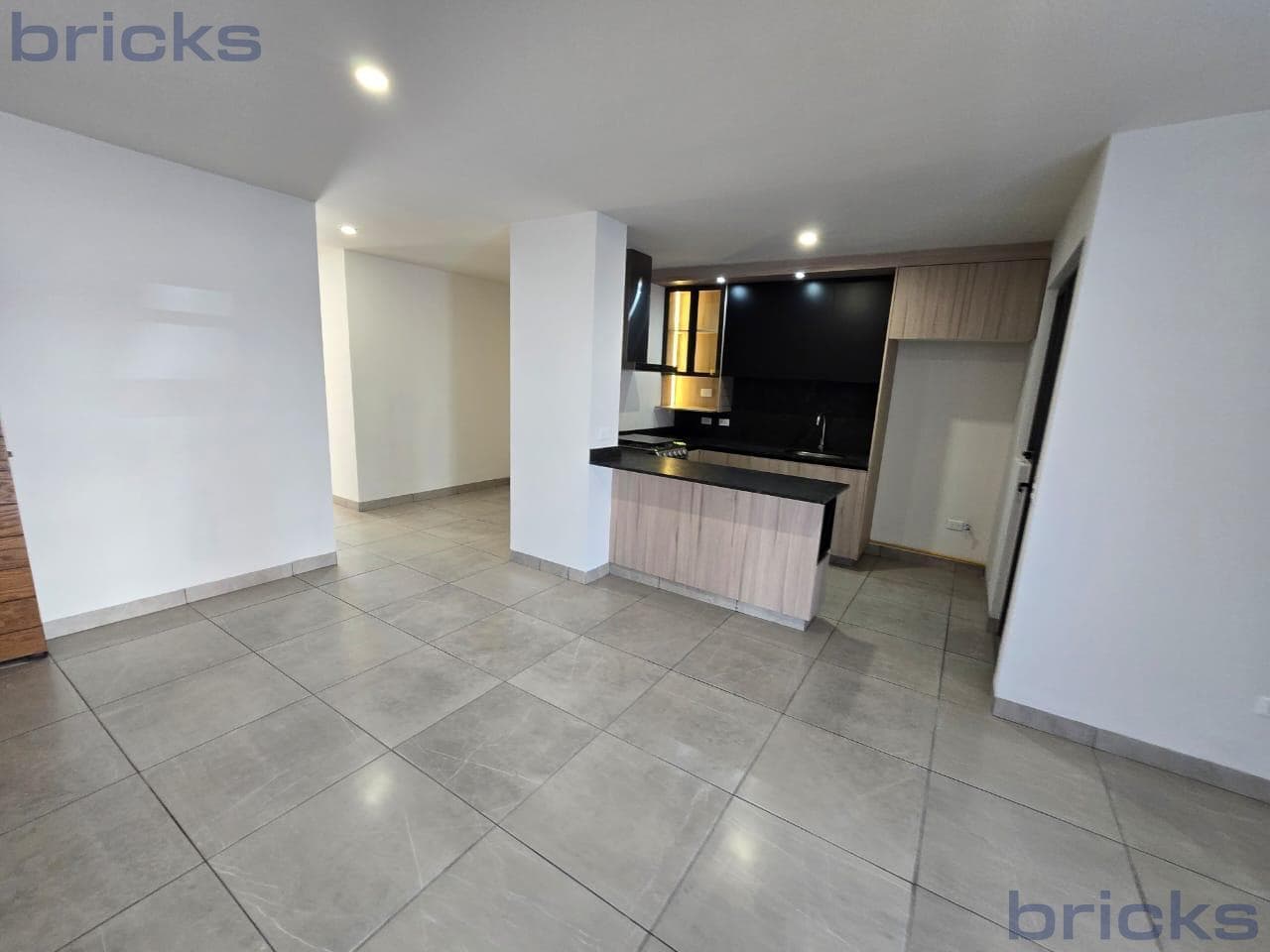 Apartment for rent, 2 bedrooms, ground floor, Zizana, Querétaro.