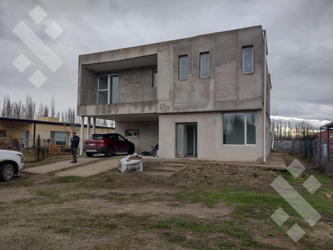 FOR SALE: House in the Los Cadenales Neighborhood - 5 bedrooms