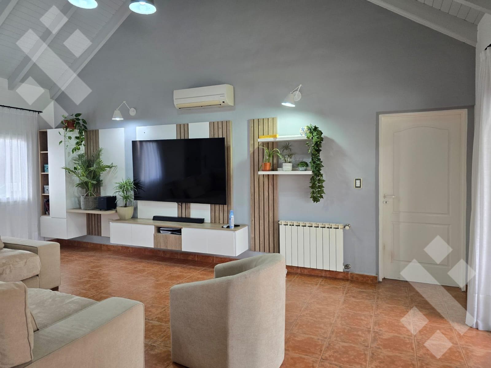 FOR SALE - HOUSE - 3 BEDROOMS - COMAHUE GOLF CLUB GATED COMMUNITY.