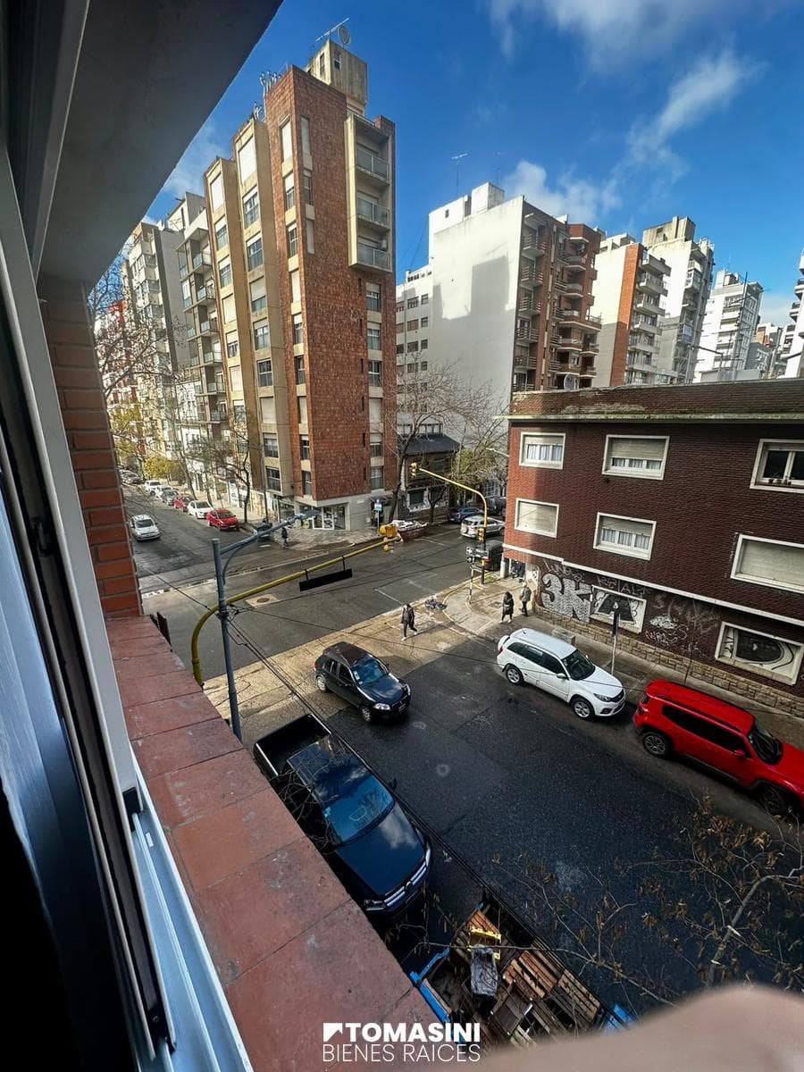 3-bedroom apartment with a utility room and a balcony
