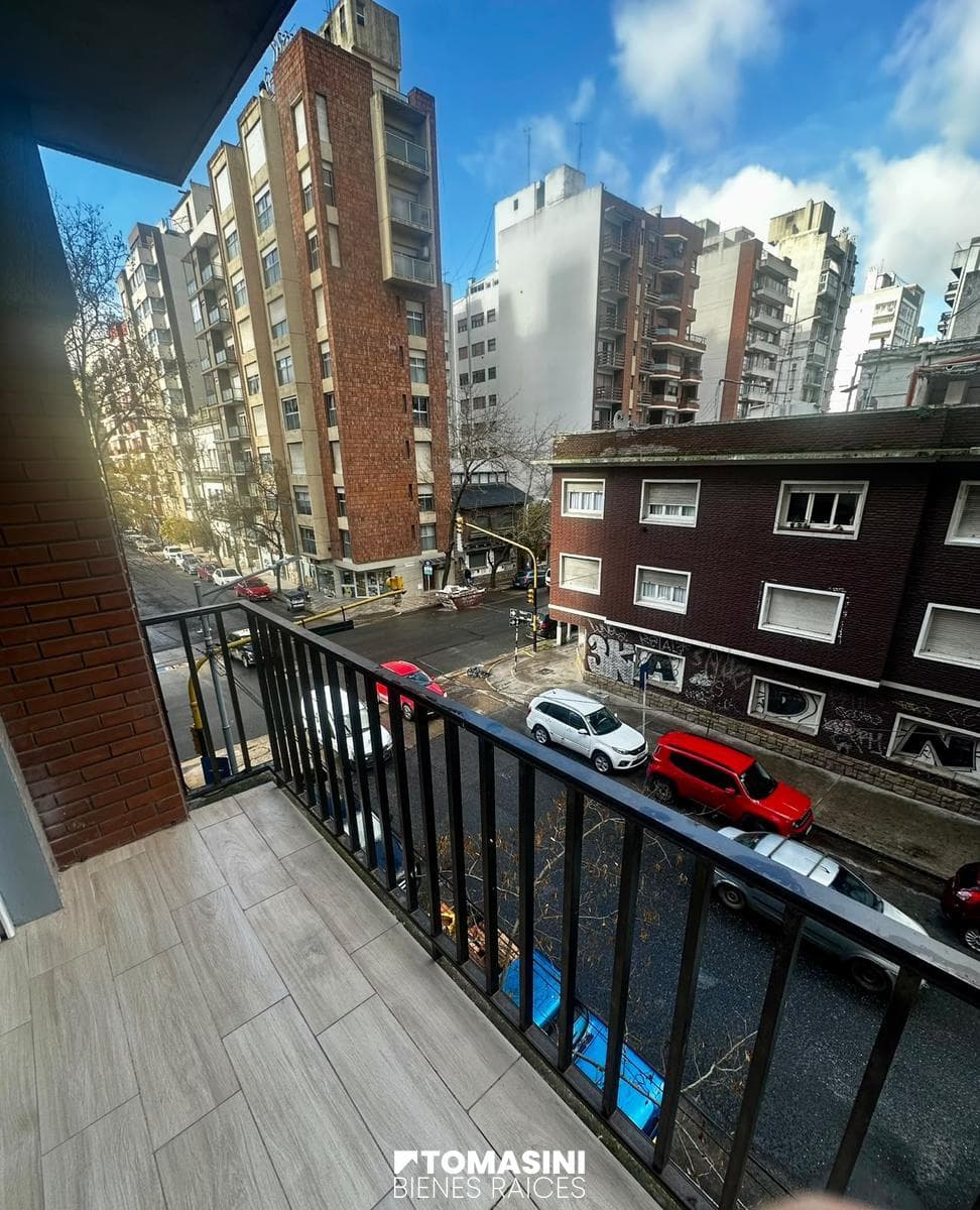 3-bedroom apartment with a utility room and a balcony