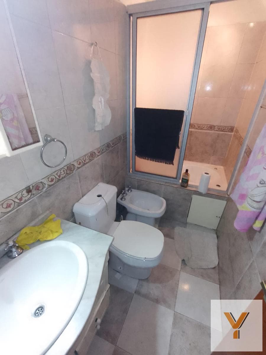 House for Sale - 3 Bedrooms, 1 Bathroom - 110 m - Pompeya