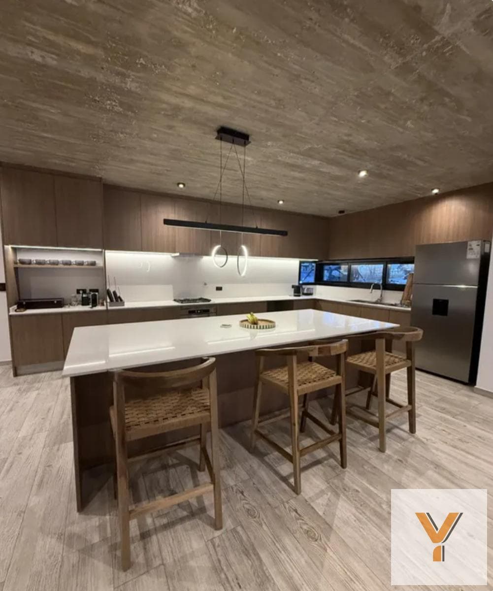 House for Sale - 5 Bedrooms, 4 Bathrooms - 400 meters - Costa Esmeralda