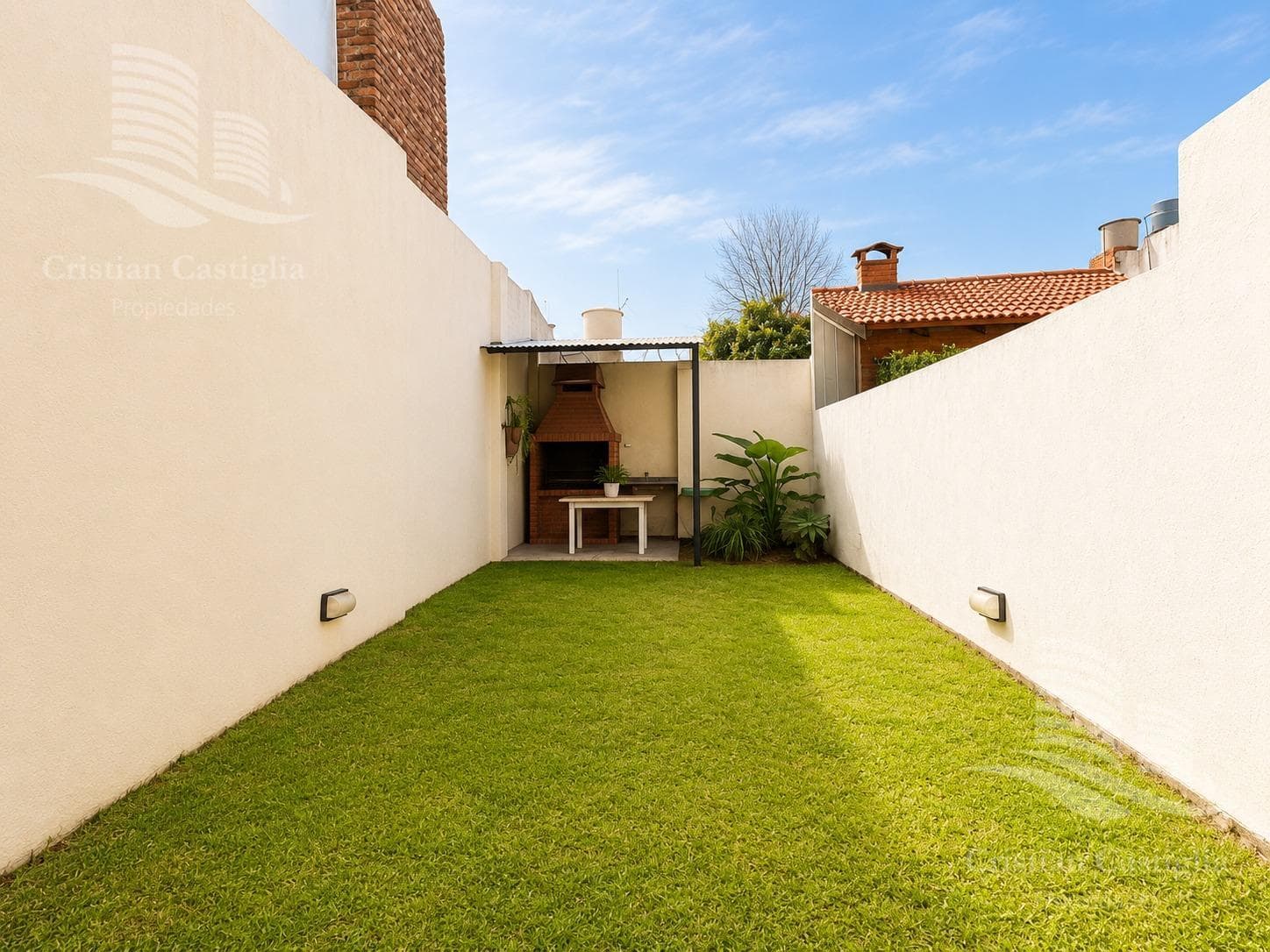4-Room Duplex-Style House with Garden and Grill in Villa Adelina