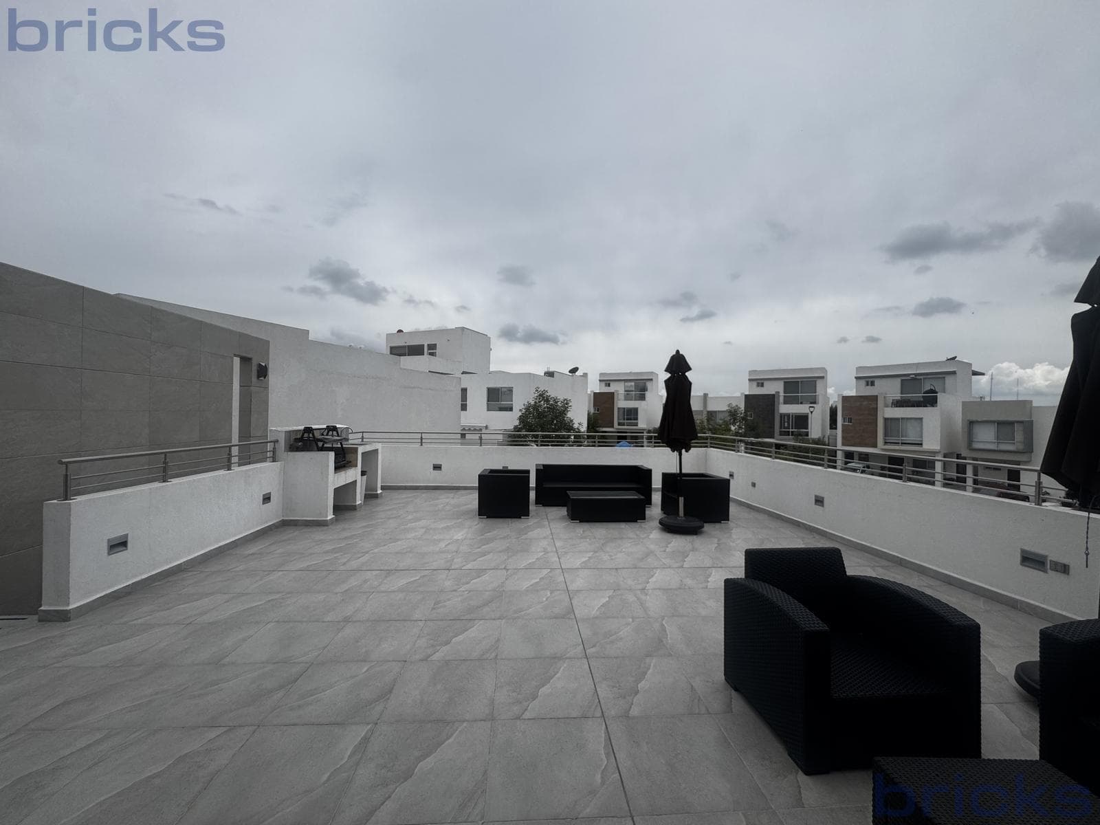 House for Rent: 3 Bedrooms, Studio on the Ground Floor, Furnished, Zakia
