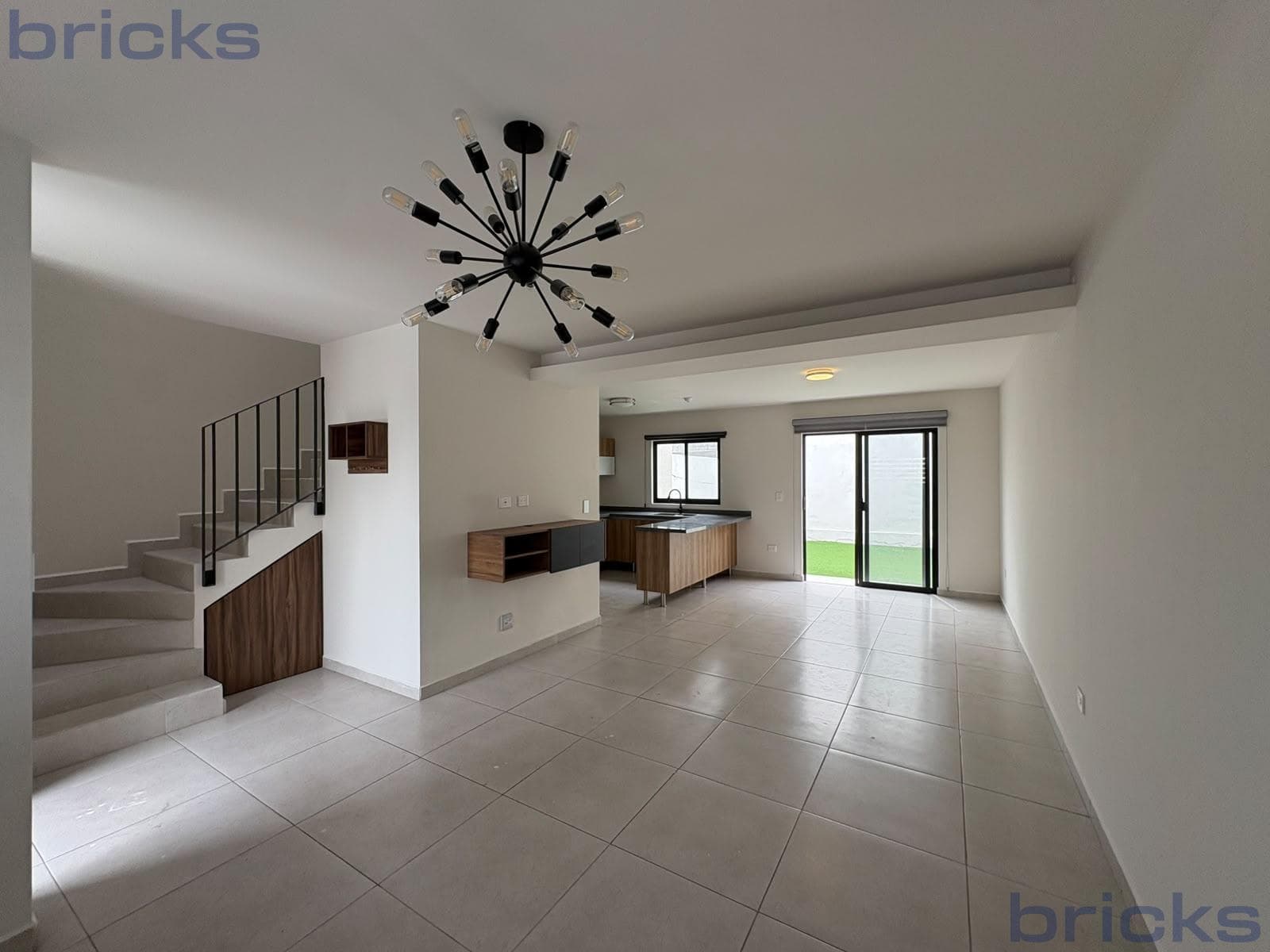 House for Rent in El Mirador | Large Yard, 3 Bedrooms, and Amenities