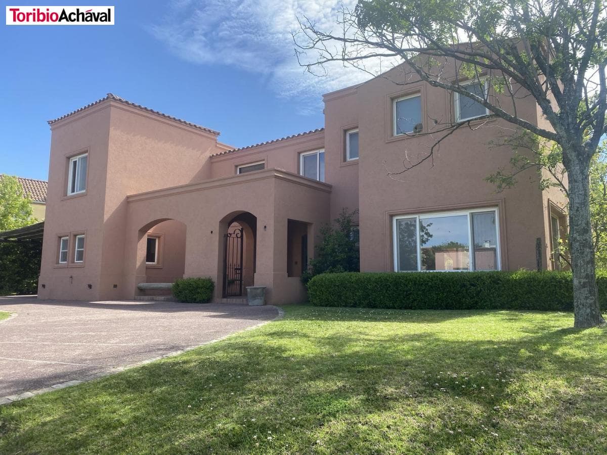 House in Talar Del Lago I
