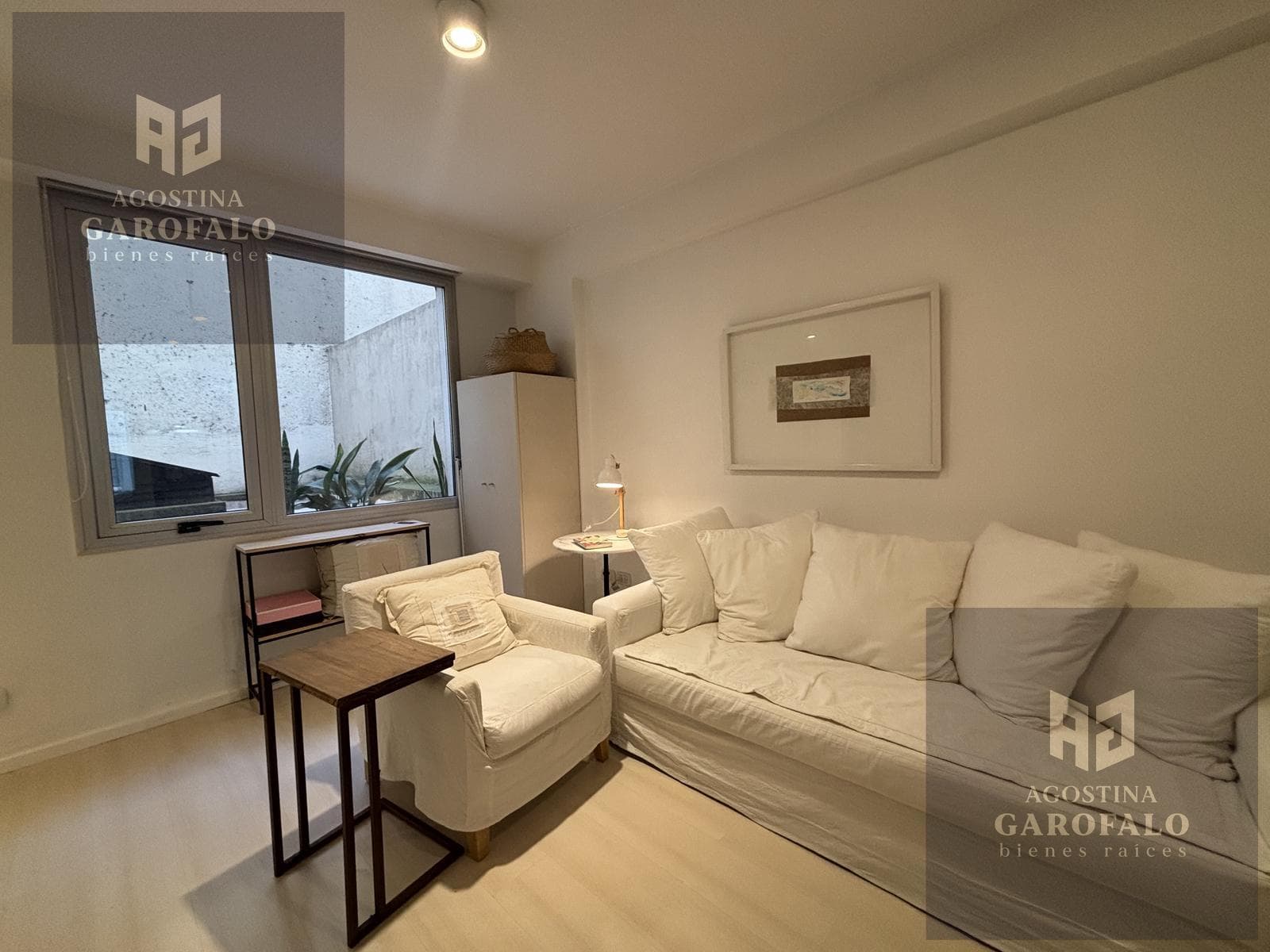 Spacious studio apartment for sale with garage, pool, security, and laundry facilities in Recoleta