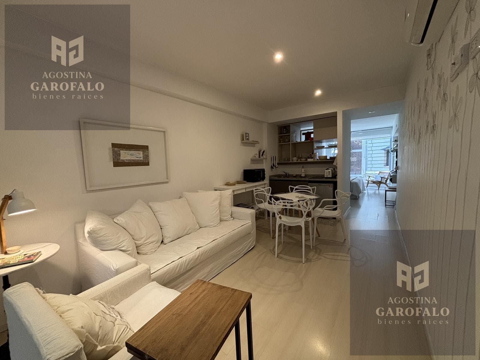 Spacious studio apartment for sale with garage, pool, security, and laundry facilities in Recoleta