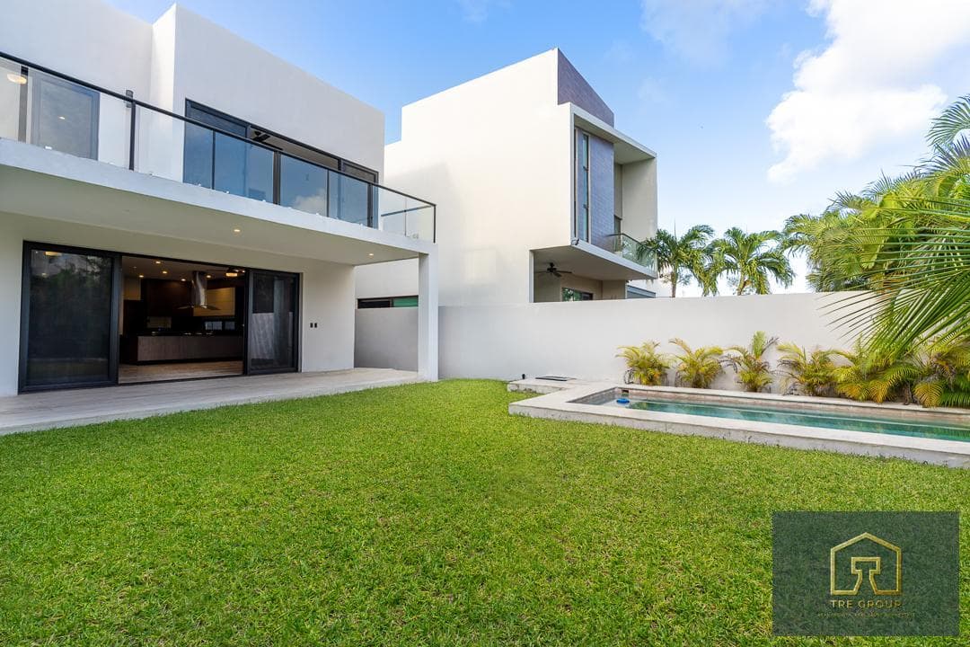 House in Lagos del Sol
