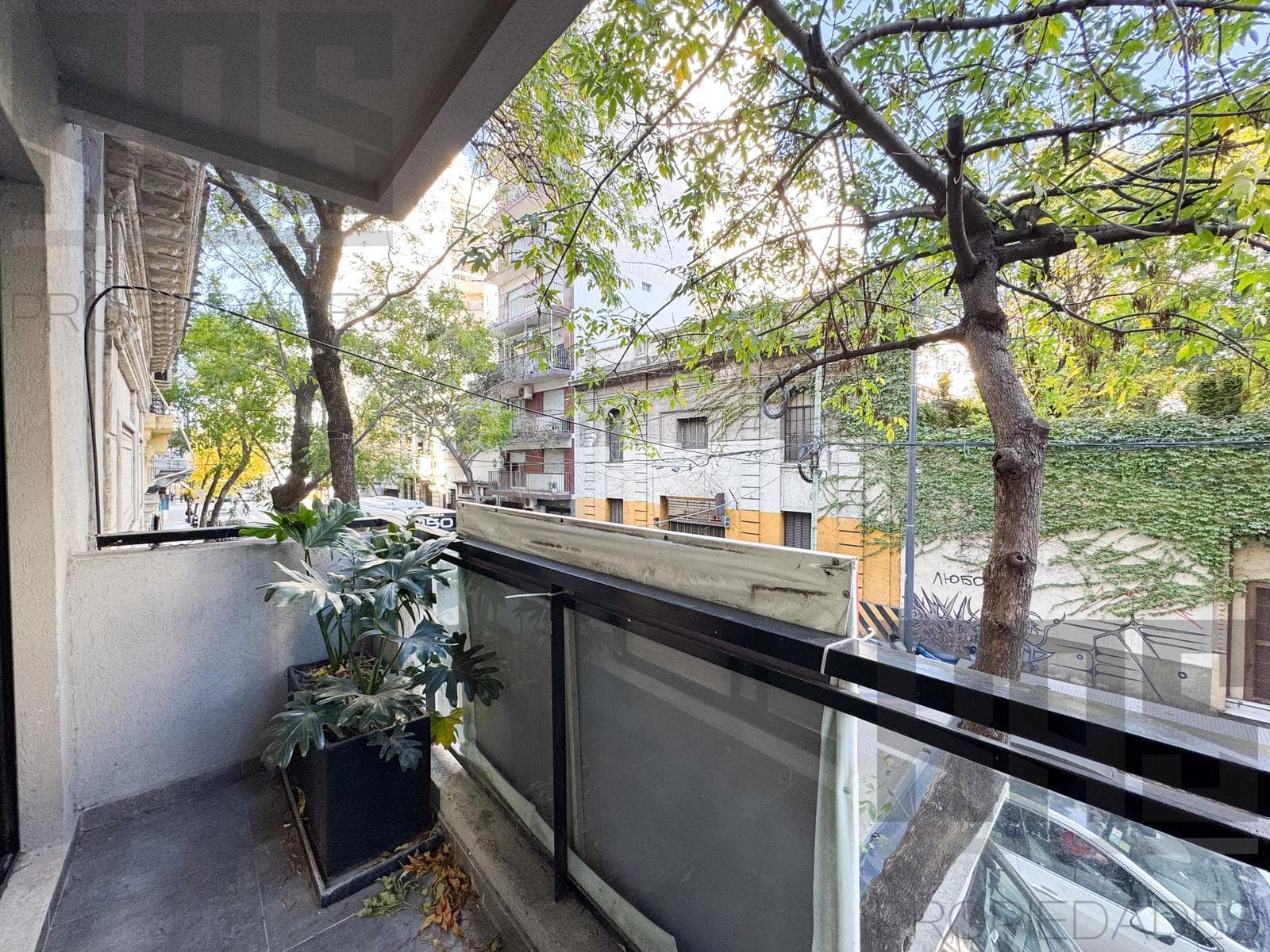 Brand-new 1-room apartment