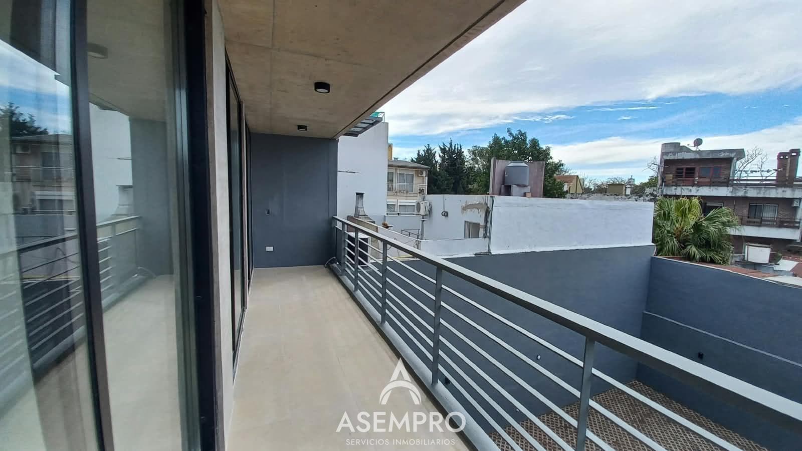 2-room apartment with a balcony, patio, and grill
