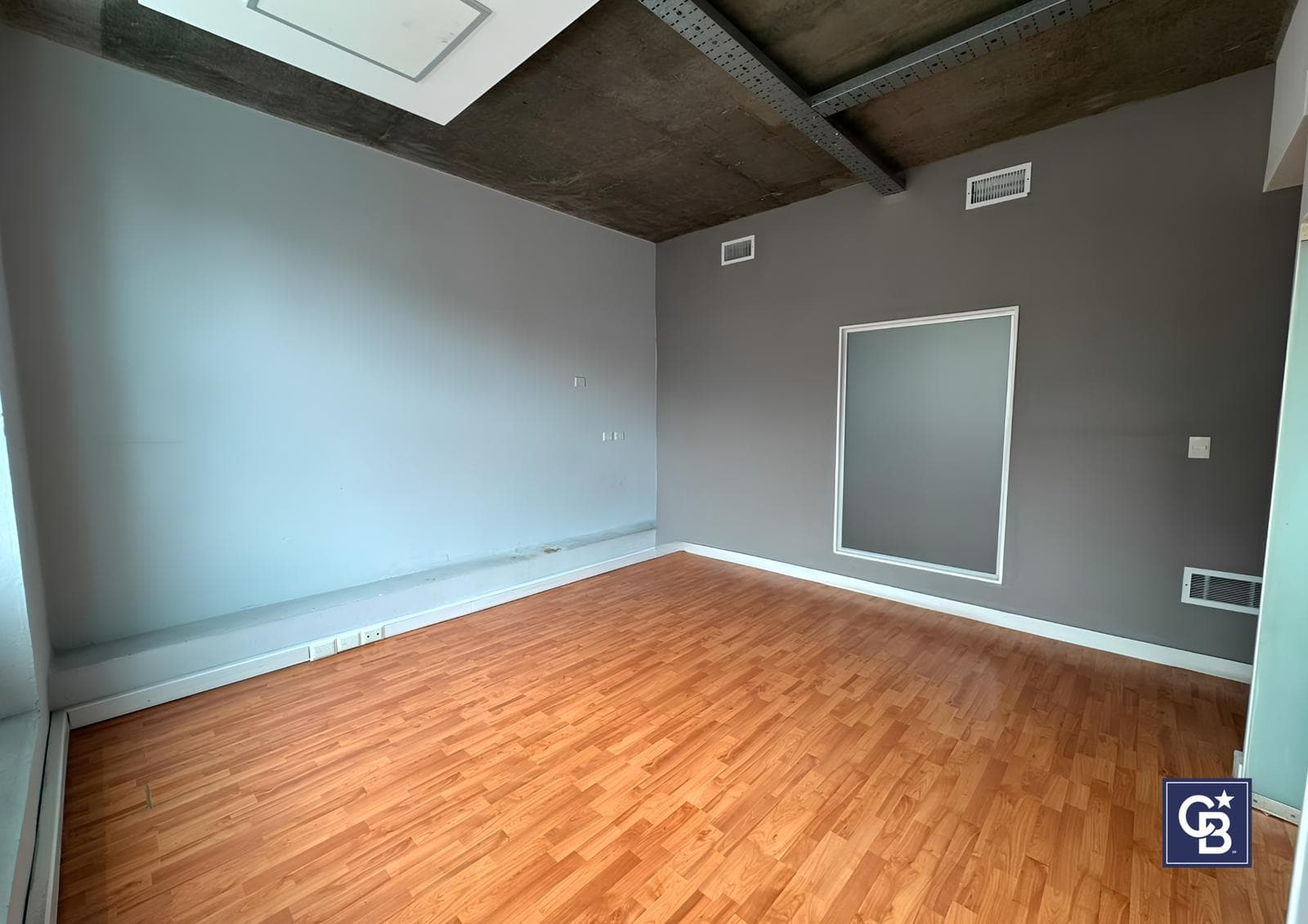 46 m² Office/Clinic on Paseo Champagnat, Pilar | 2 Offices, Reception Area