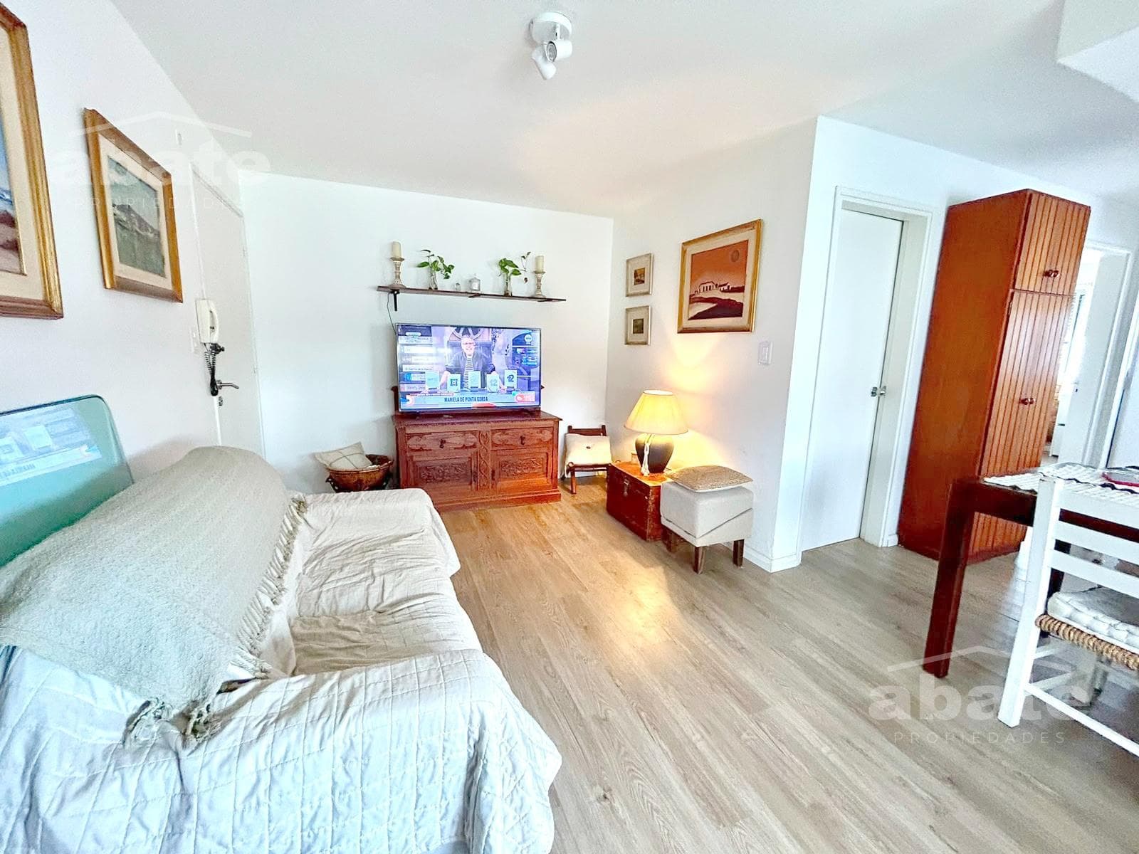 Fully Renovated 2-Bedroom Apartment for Sale in Buceo