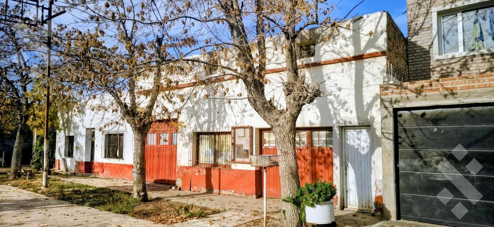 CASA EN VENTA 3 DORM CON LOCAL | Tucumán 400 – B° Santa Rosa | Cipolletti, Río Negro
