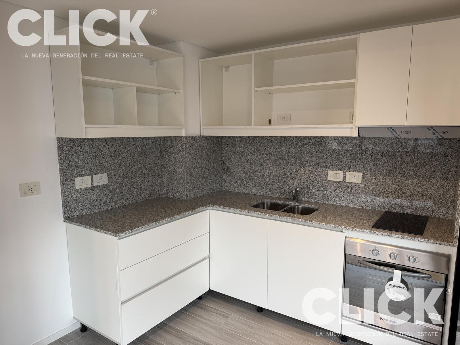 Apartment for rent, 2 bedrooms, with a garage and storage room.