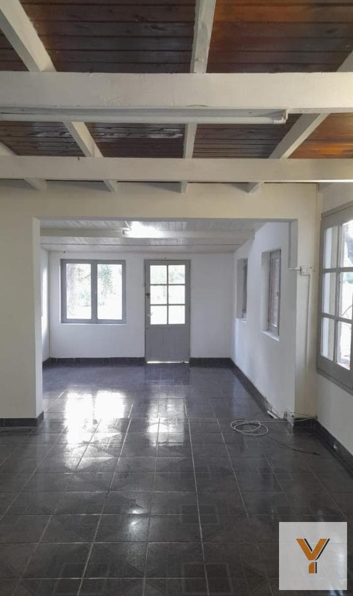 Country House for Sale - 3 Bedrooms, 2 Bathrooms - 800 m - Rawson