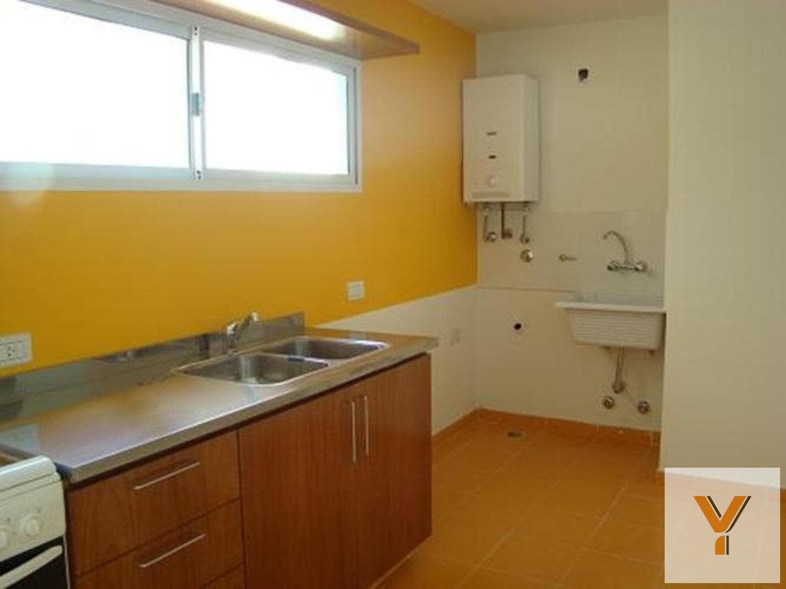 Apartment for Sale - 2 Bedrooms, 1 Bathroom - 89 m² - Coghlan