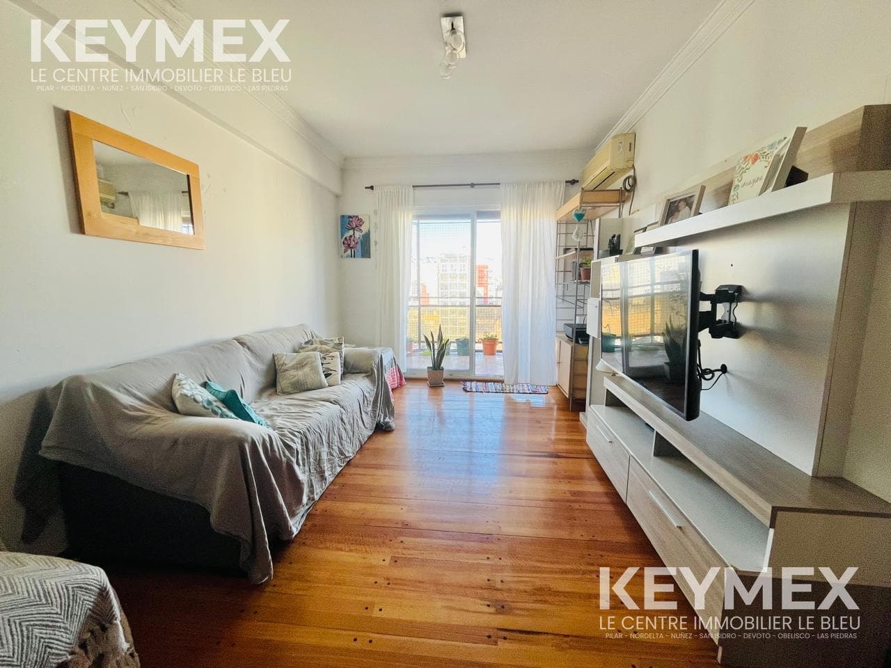 4-room apartment for sale in Almagro with a huge terrace and barbecue area on a high floor