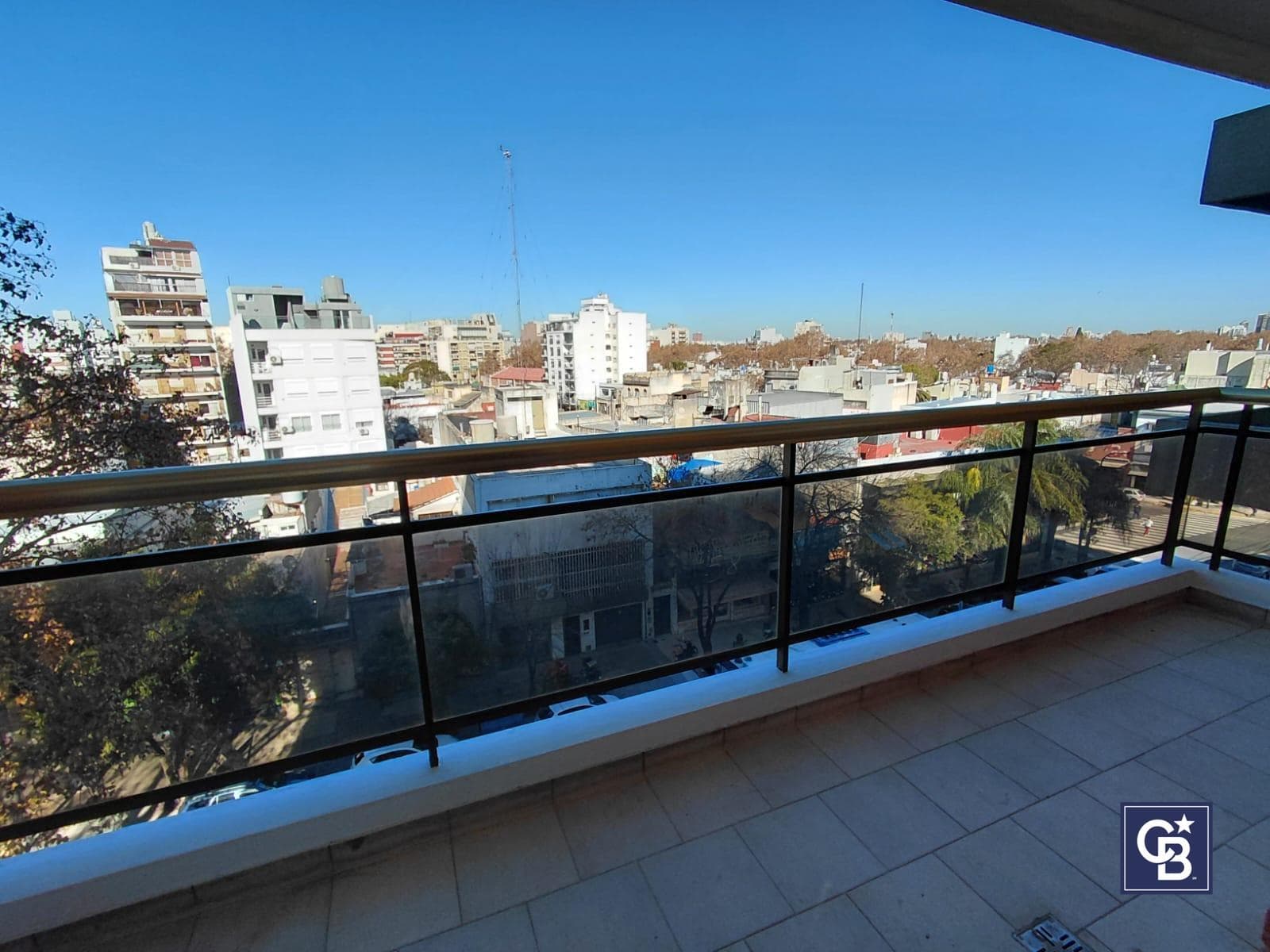 FOR RENT: 4-room apartment with garage, Villa del Parque.
