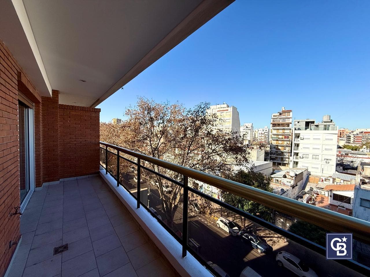 FOR RENT: 4-room apartment with garage, Villa del Parque.