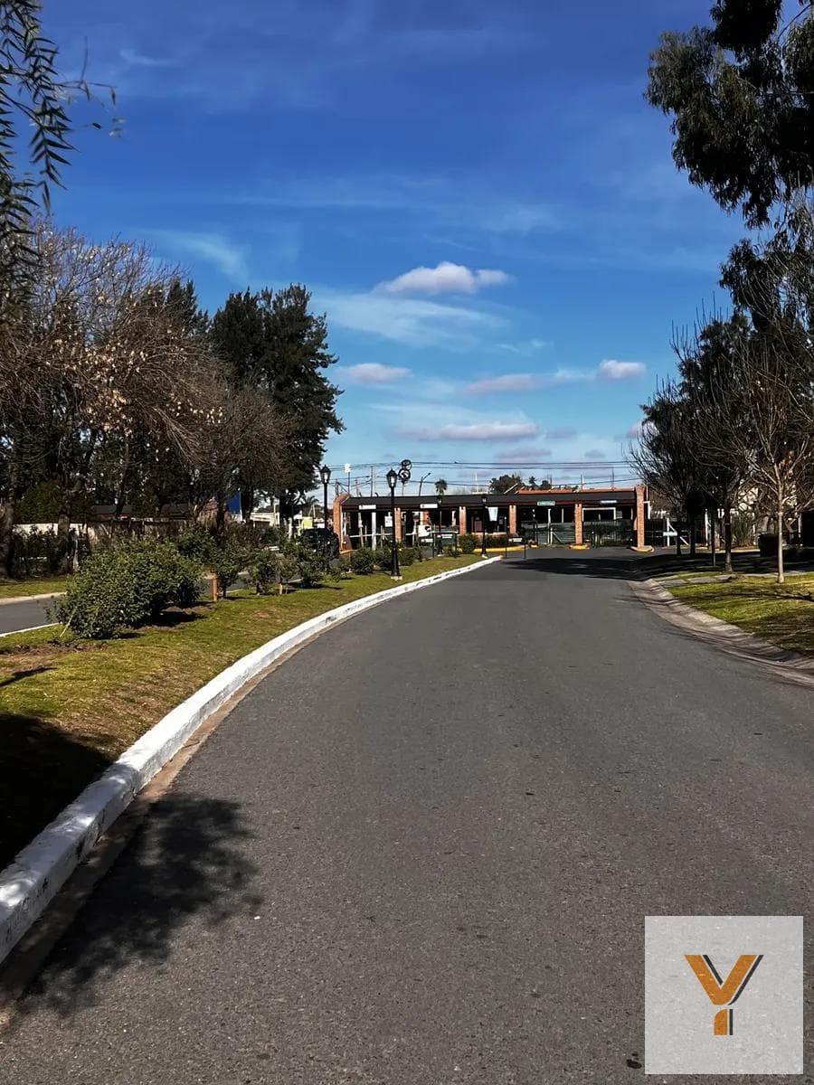 Land for Sale - - 477 meters - Pilar