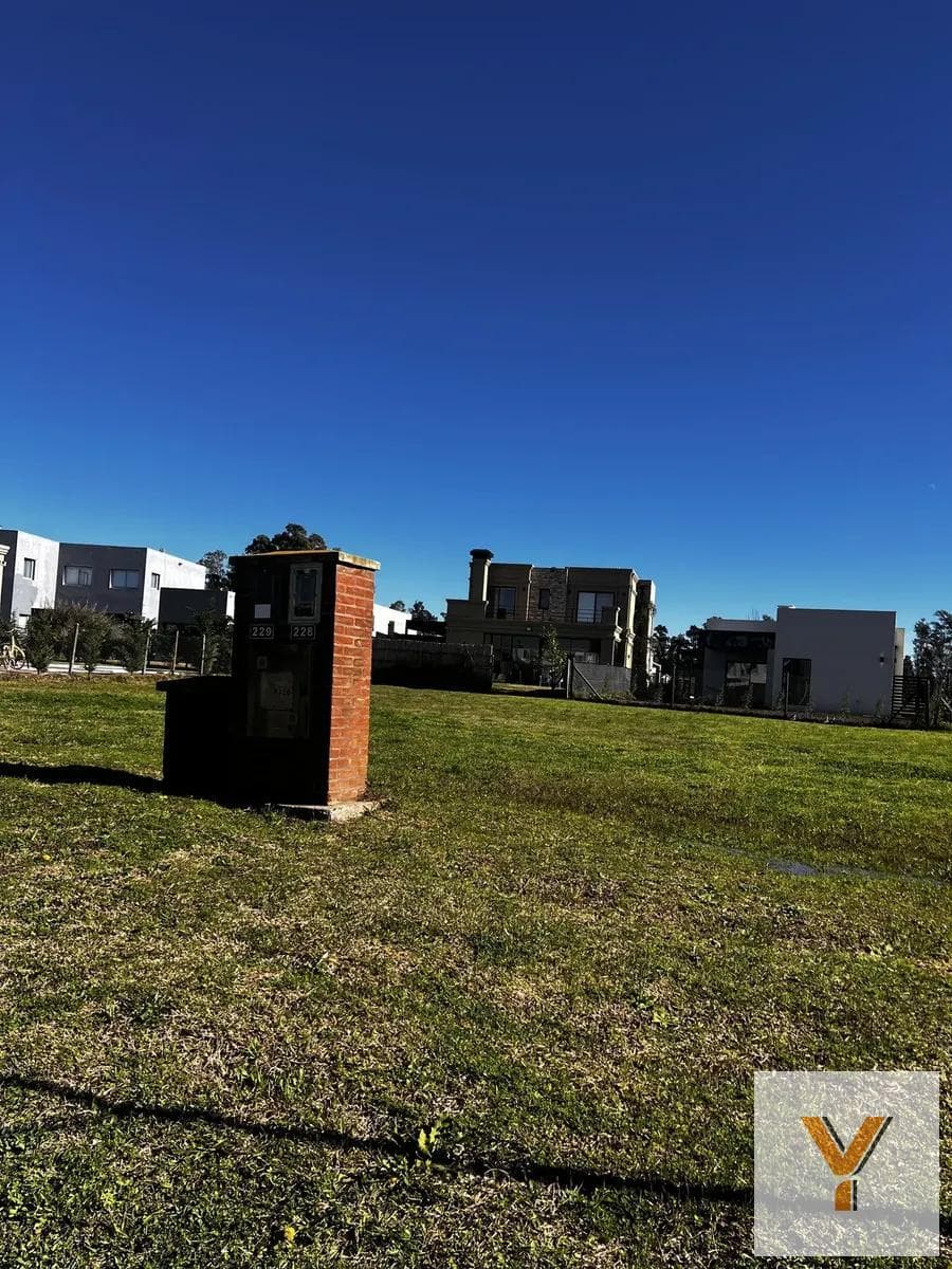 Land for Sale - - 477 meters - Pilar