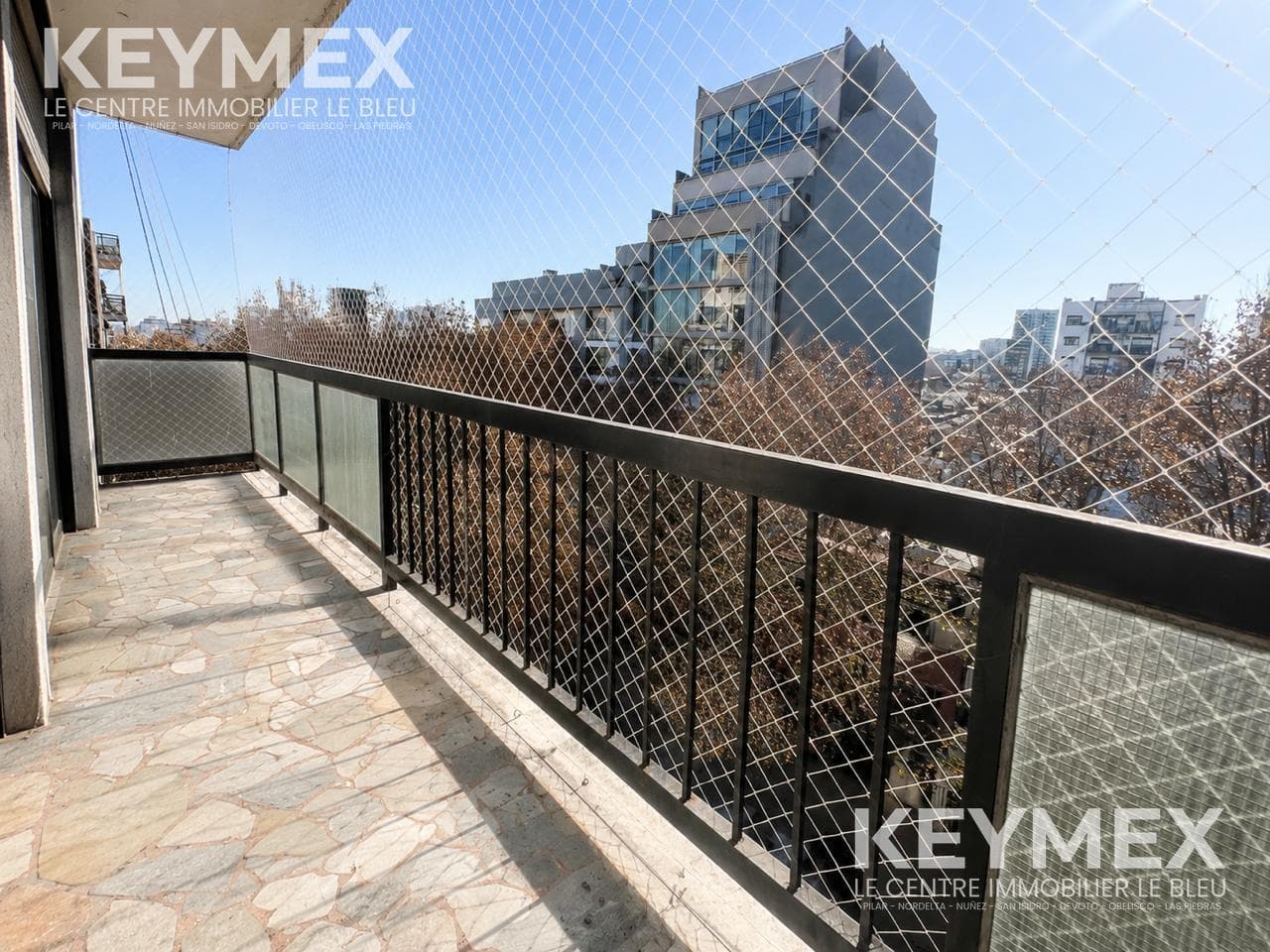 5-room apartment - Long balcony - Very bright Apartment for rent