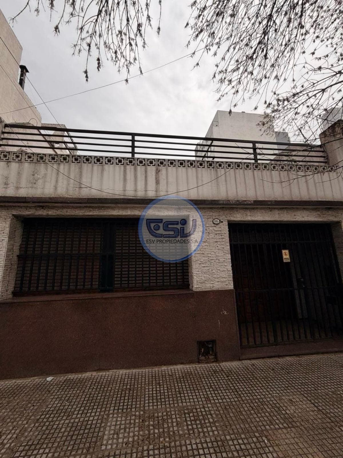 For Sale: 1,160 m² of buildable land in Flores, Buenos Aires
