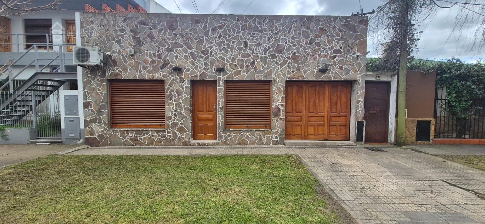 High-quality townhouse with garage, patio, and grill – Tolosa