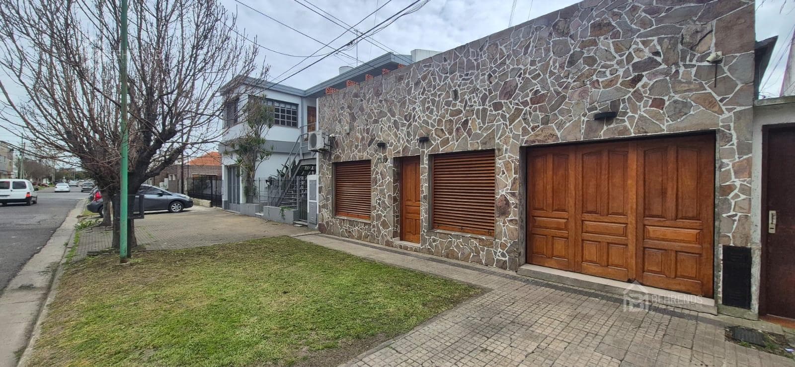 High-quality townhouse with garage, patio, and grill – Tolosa