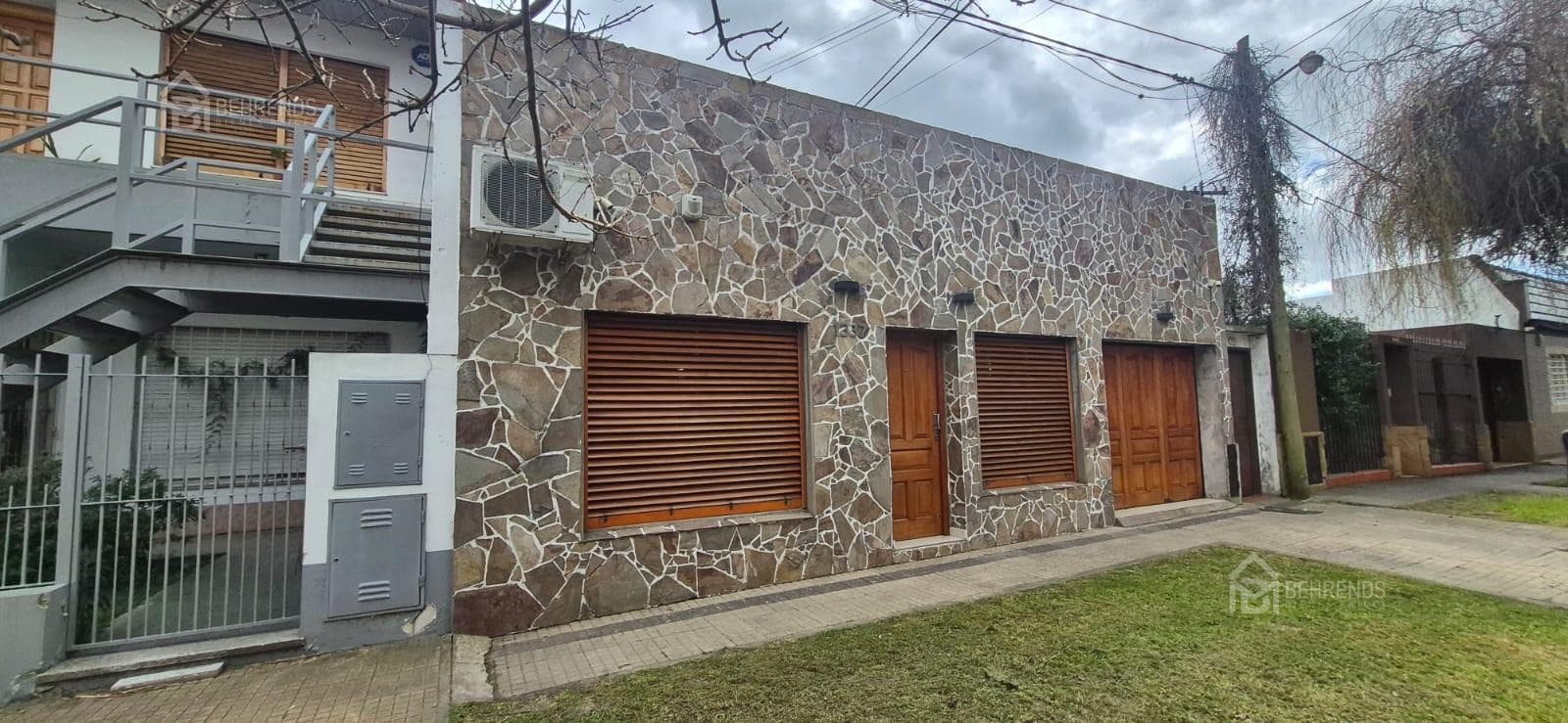 High-quality townhouse with garage, patio, and grill – Tolosa