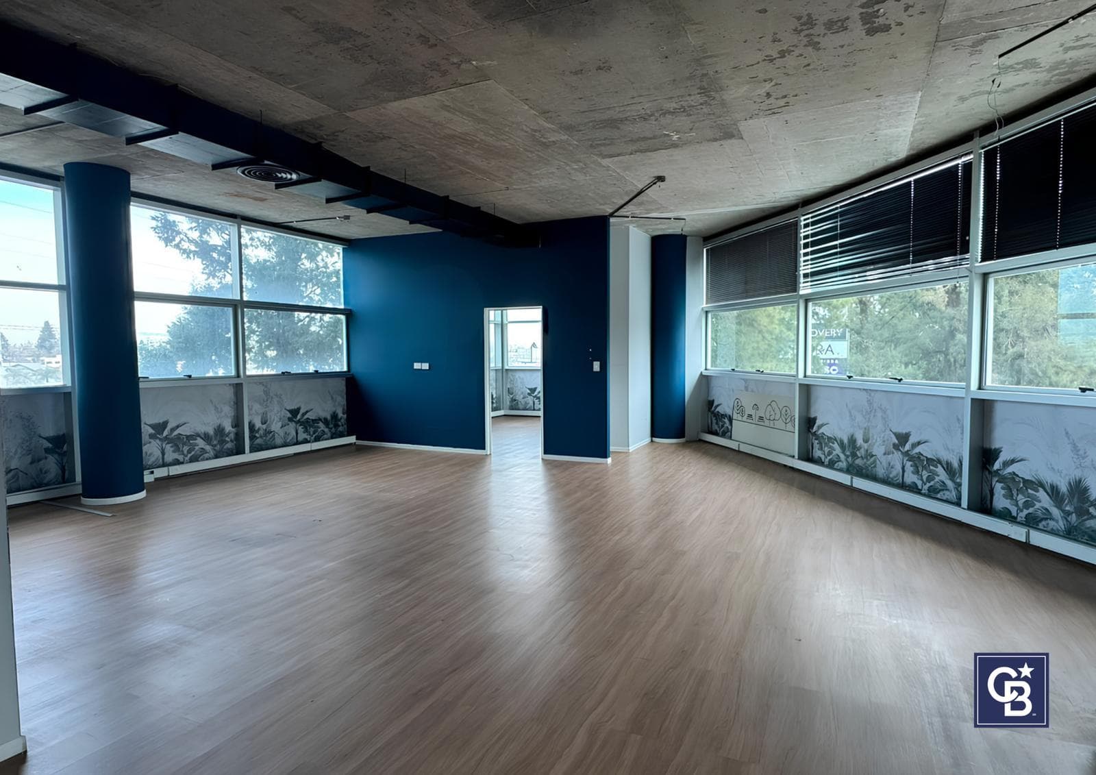 106 m² Corporate Office on Paseo Champagnat, Pilar | 2 Meeting Rooms Office Reception Area