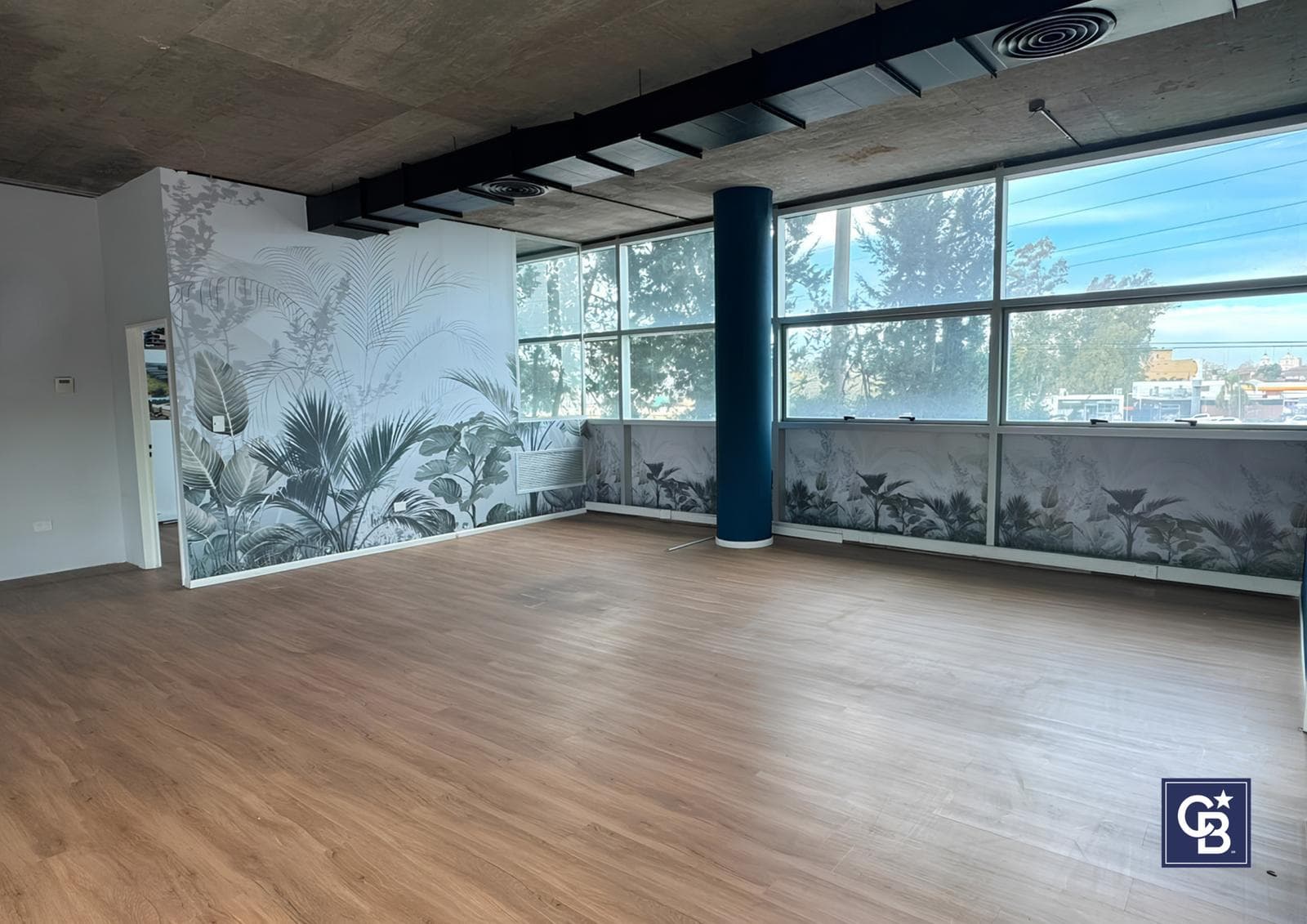 106 m² Corporate Office on Paseo Champagnat, Pilar | 2 Meeting Rooms Office Reception Area