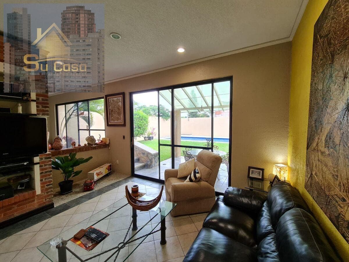 House for sale in a neighborhood in Cuernavaca.