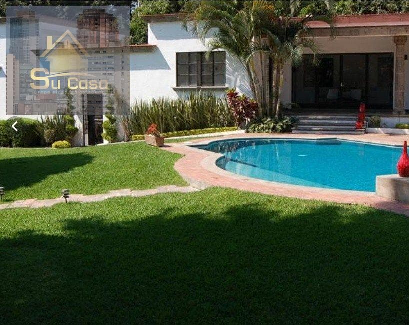 Casa con alberca en PALMIRA.