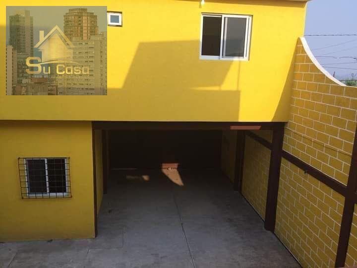 Single-family home in North Cuernavaca ("Papayos") with 4 apartments and 1 commercial space