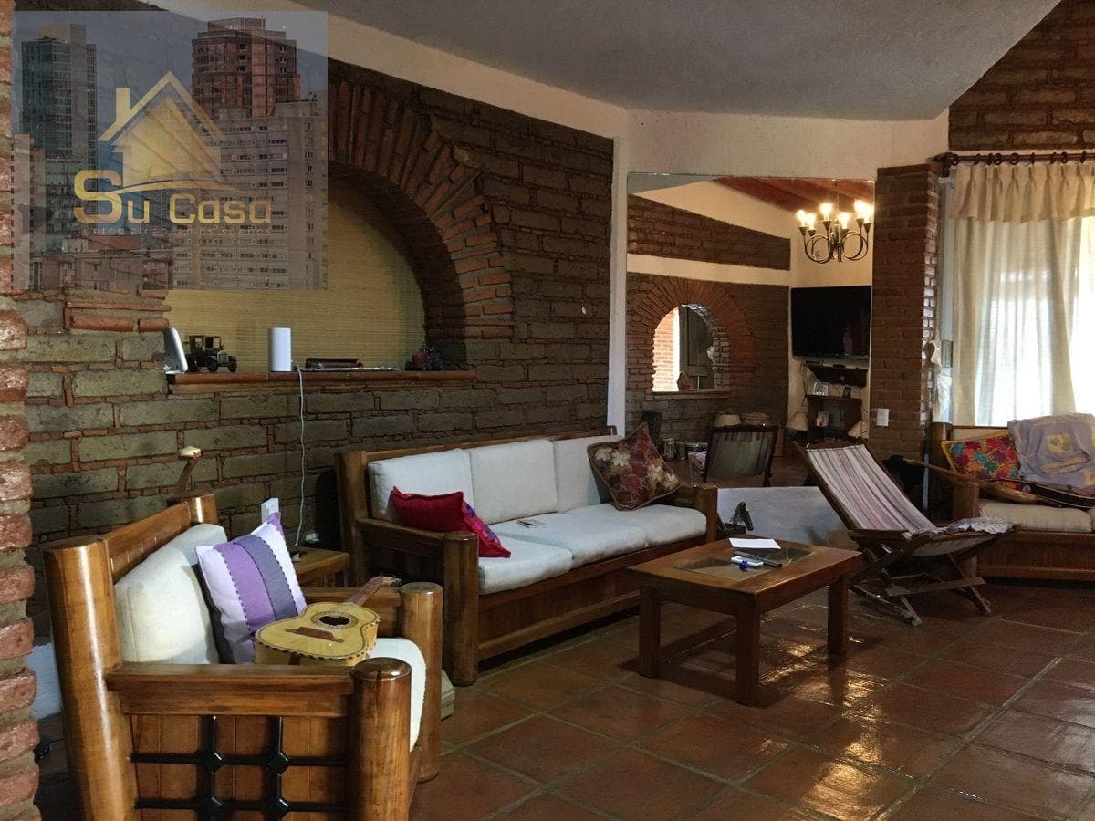 House in Tetecala, Mor. "Deeded" 4 bedrooms, pool, garden, rustic kitchen