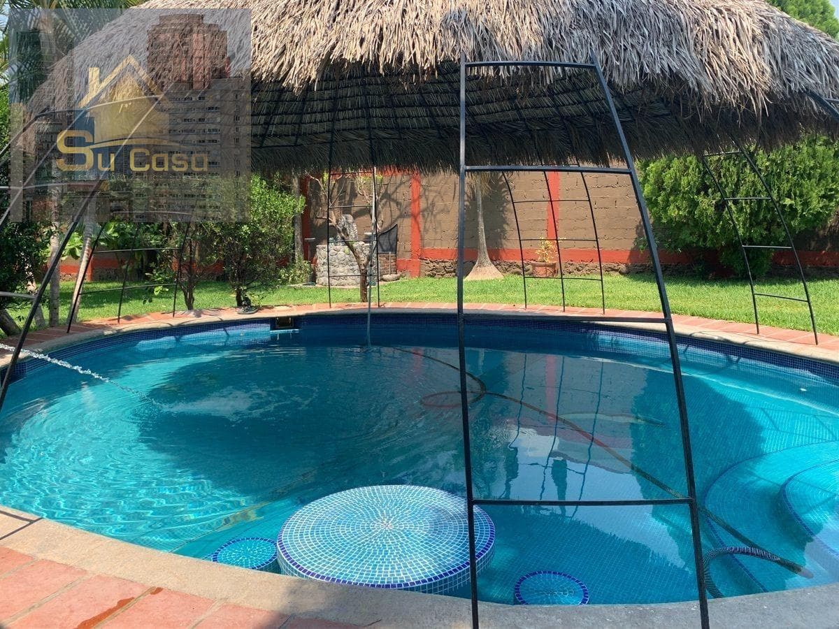 House in Tetecala, Mor. "Deeded" 4 bedrooms, pool, garden, rustic kitchen