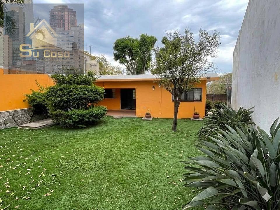 Single-story house 5 minutes from Plaza Cuernavaca.