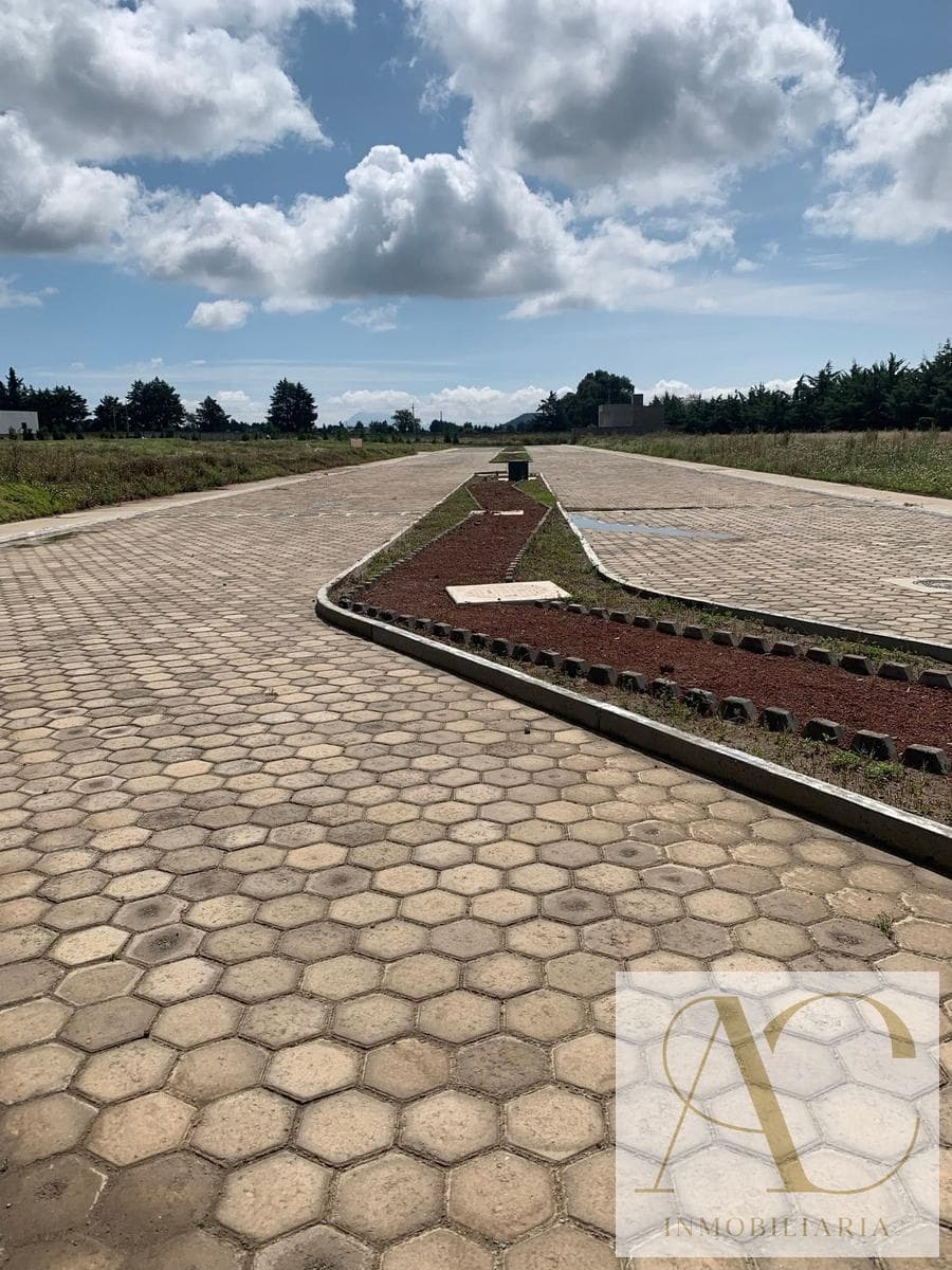 6 PLOTS OF LAND FOR SALE