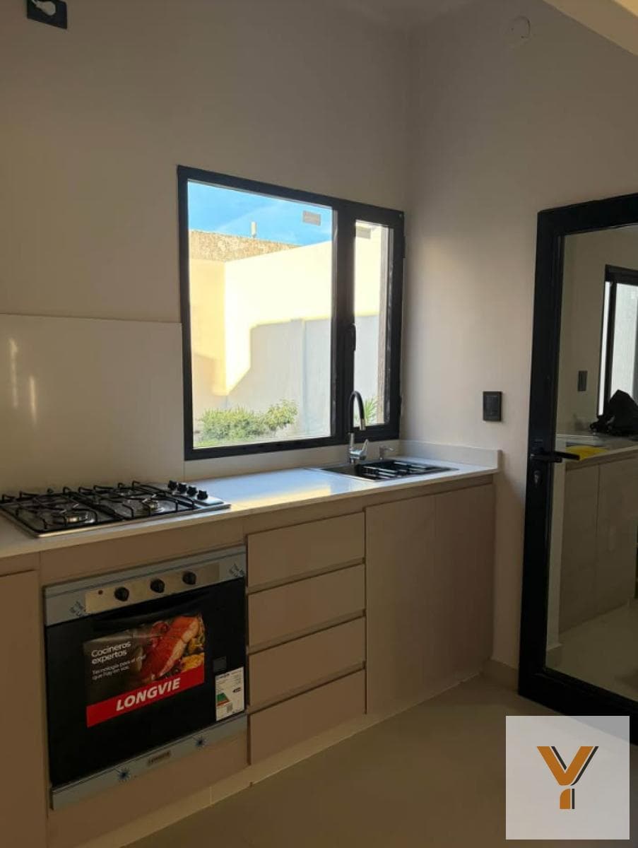 House for Sale - 2 Bedrooms, 1 Bathroom - 115mts - Bahía Blanca