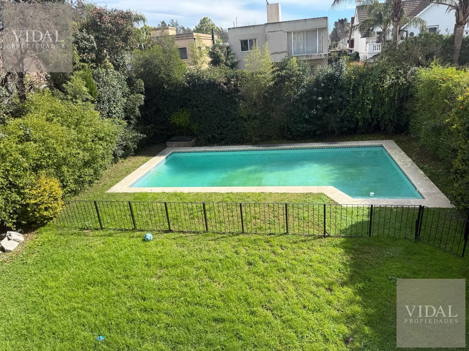 House for sale or rent with a pool in Barrancas de San José
