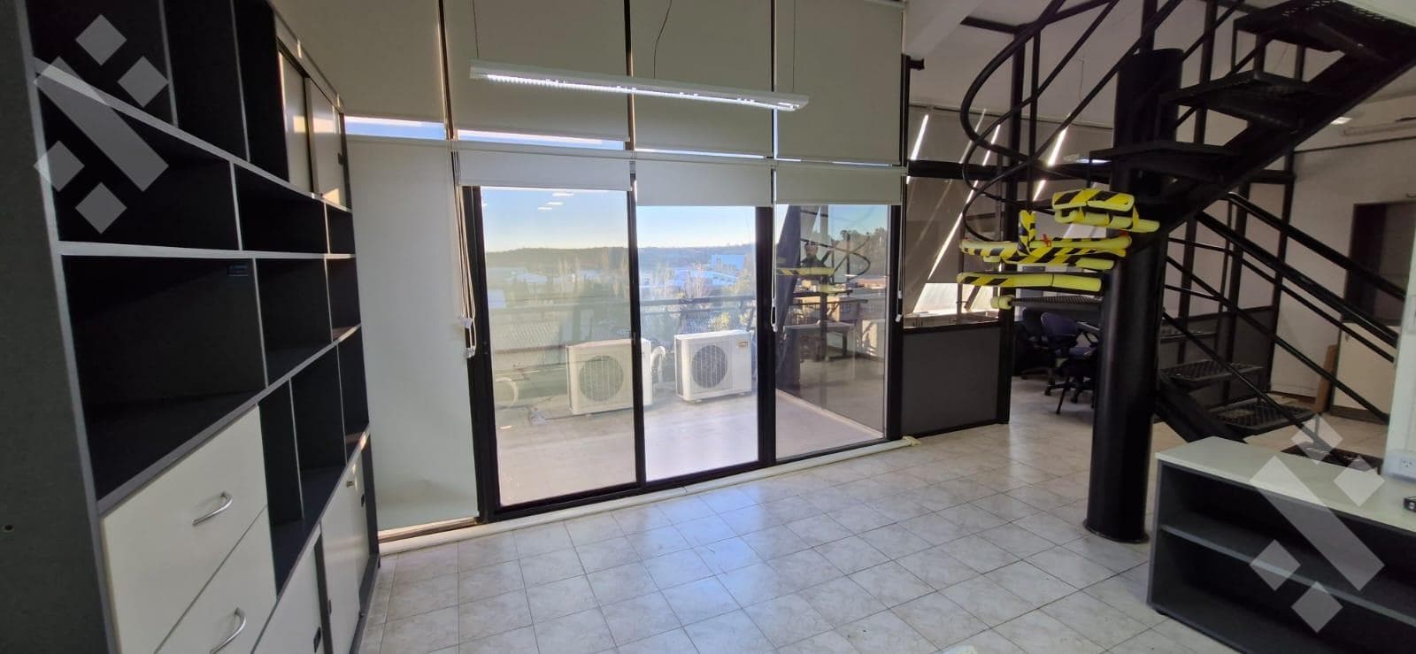 Office for sale: 2 floors, 3 parking spaces, Neuquén City