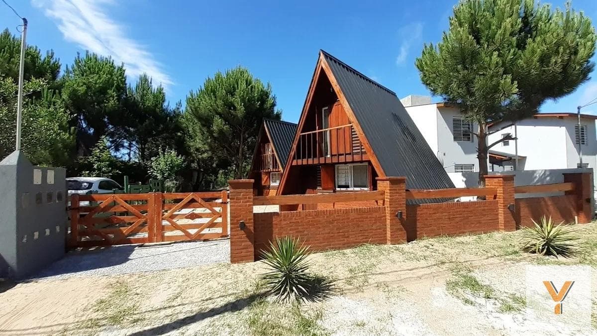 House for Sale - 2 Bedrooms, 1 Bathroom - 600 meters - Aguas Verdes