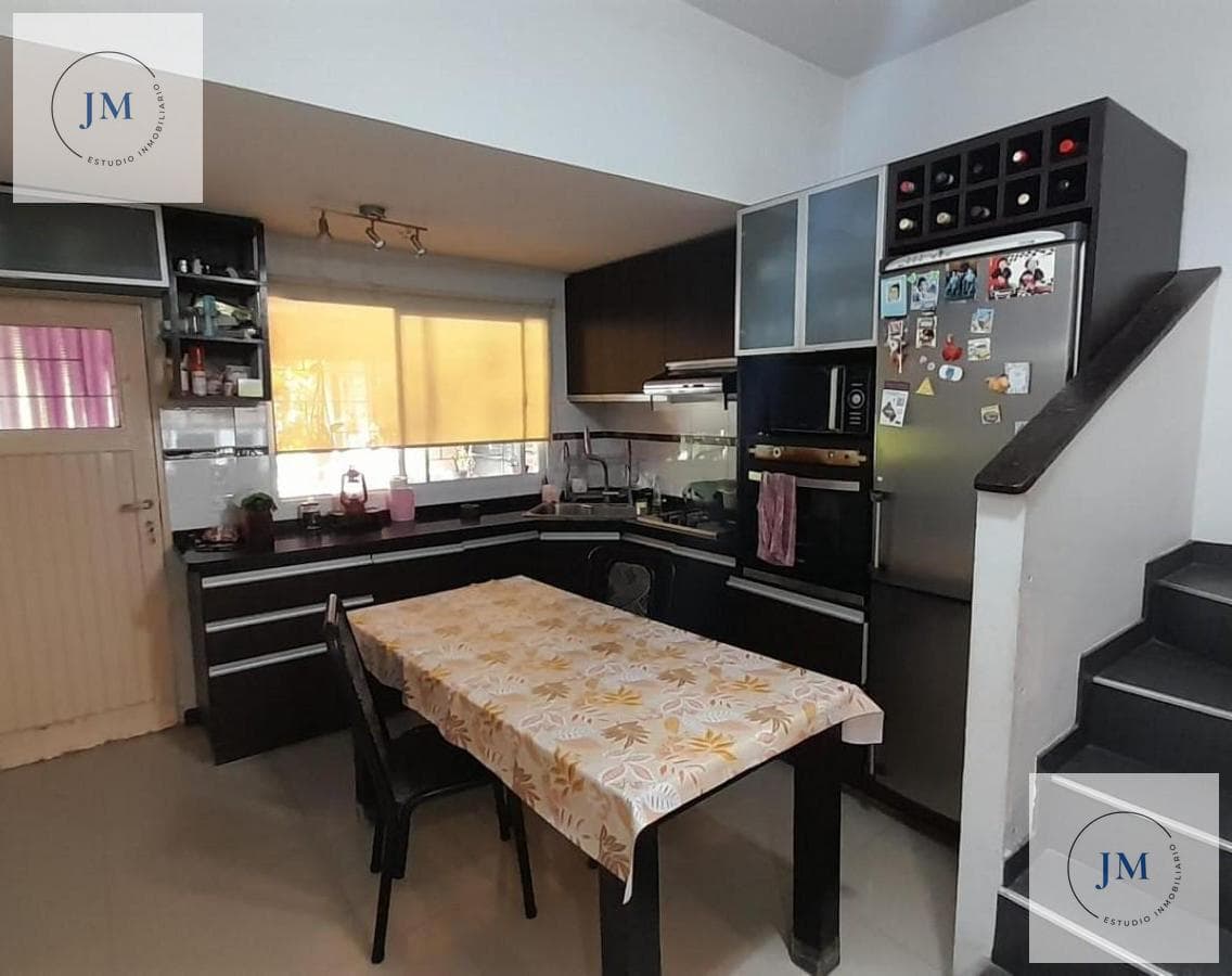 House for sale in San Justo, 4 rooms, outdoor dining area, grill, and yard