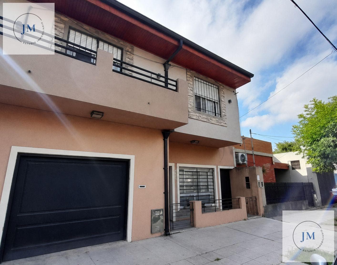 House for sale in San Justo, 4 rooms, outdoor dining area, grill, and yard