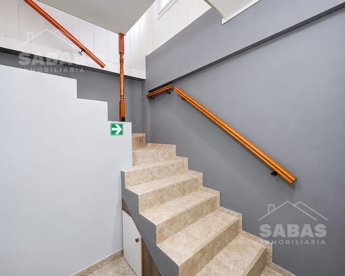 ENTIRE FLOOR FOR PROFESSIONAL USE