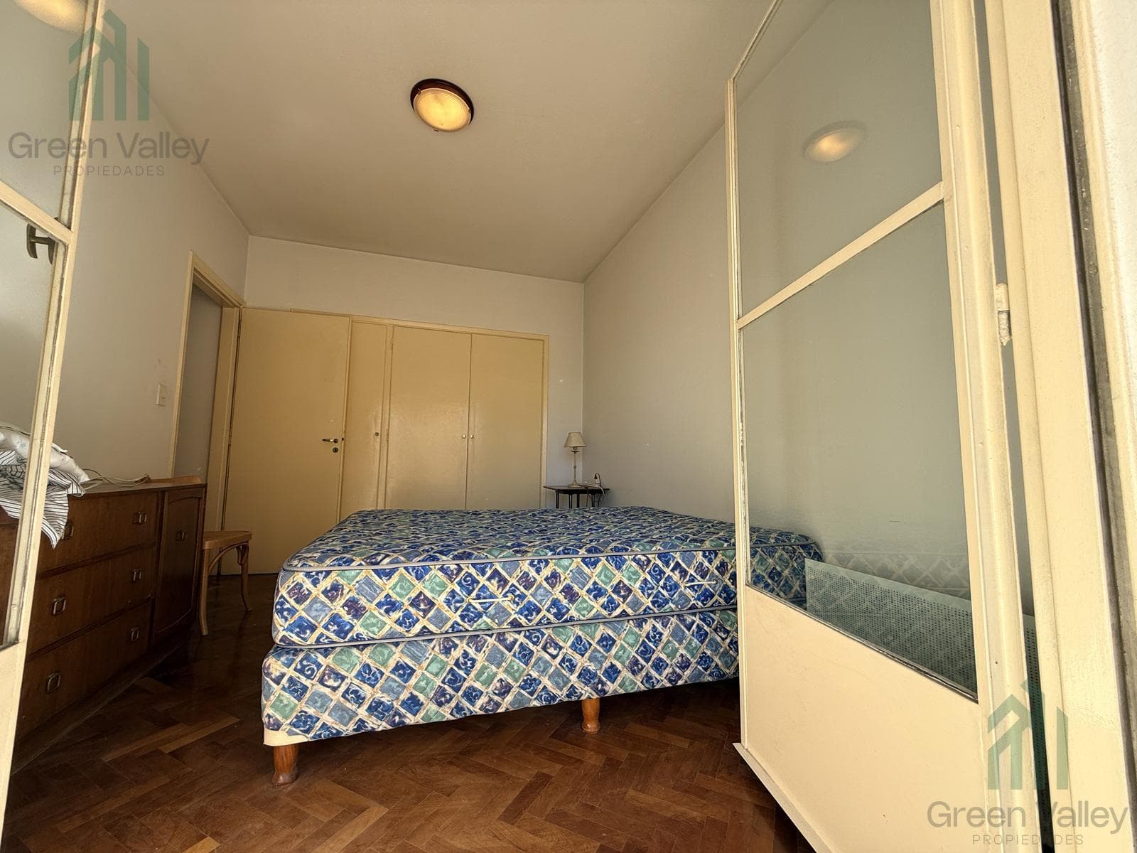 3-Bedroom Apartment for Sale in the Piazza Mendoza Building