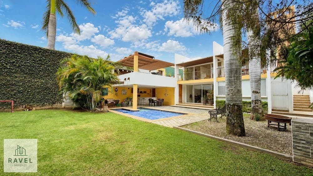HOUSE FOR SALE $11,800,000 REAL DE TETELA NEIGHBORHOOD, CUERNAVACA